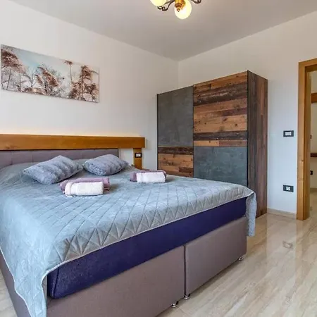شقة Apartma Rozi