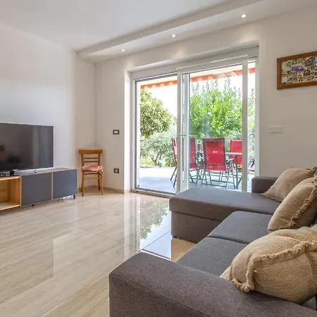 Apartma Rozi Apartman *