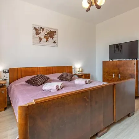 شقة Apartma Rozi *